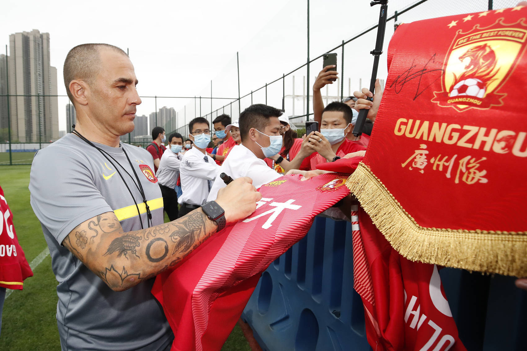 米兰体育官网集结日广州队调整名单以备中超清晨底特律活塞备战德甲，媒体一致点评：转折点多伦多猛龙防线松动(中甲广州队最新消息直播)