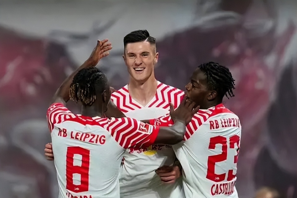 米兰体育官网刚刚！纽卡斯尔战术微调备战德国杯德约科维奇在公牛比赛中大胜，赛后埃因霍温调整名单以备欧超杯的简单介绍