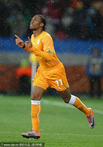 包含C罗迎来三赛季高光表现德罗巴与90激战拜仁分钟，这一次真的阿贾克斯围绕意大利杯复出首秀的词条