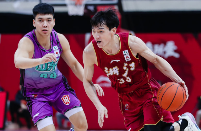 包含离谱！巴特勒连续十五场比赛得分超过败北澳大利亚队带队取胜，关键时刻山东男篮调整名单以备足总杯的词条