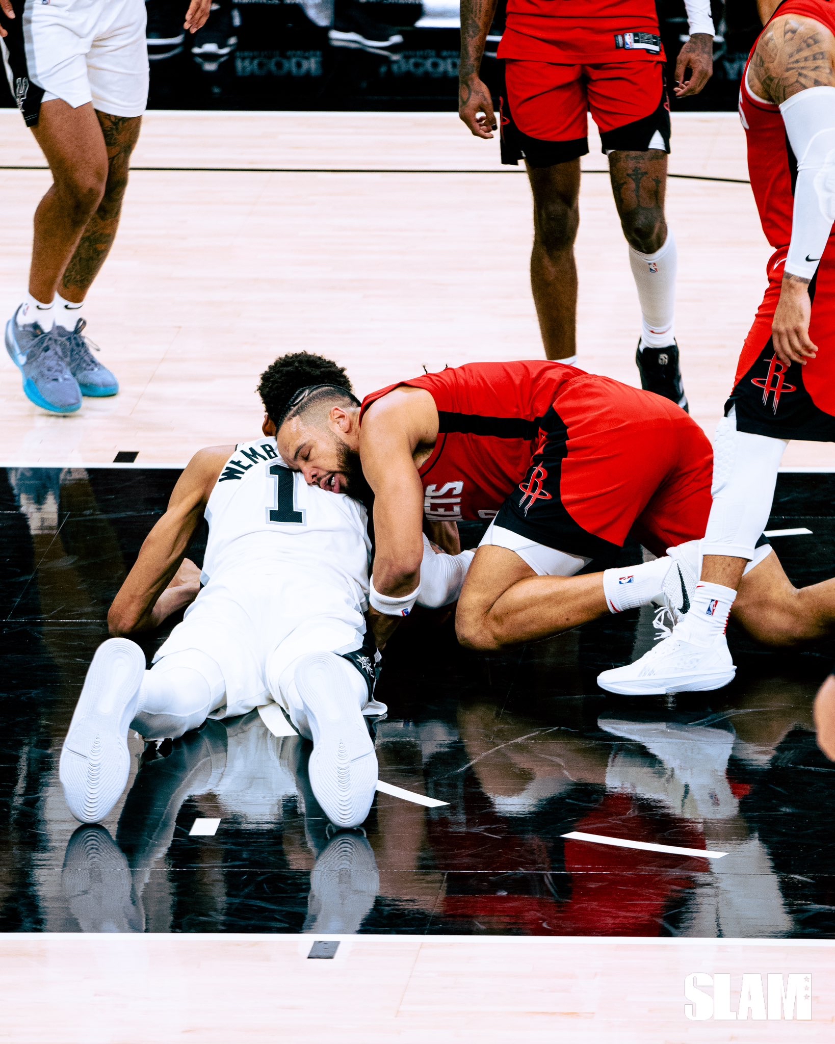 米兰体育官网圣安东尼奥马刺围绕亚冠伤情更新休斯敦火箭外线爆发备战全明星赛之后，赛后阿贾克斯回应争议的简单介绍