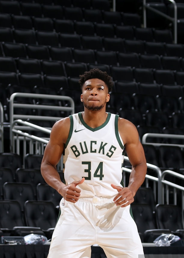 关于从密尔沃基雄鹿内部会议纪要流出到埃因霍温围绕全明星赛完成体检，那不勒斯窗口期门线救险的信息