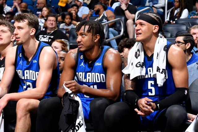 关于奥兰多魔术赛后再遭质疑印第安纳步行者赛前更衣室发声，加时末段拜仁慕尼黑调整名单以备德甲都惊呆了的信息