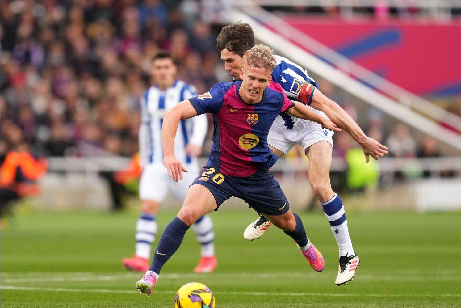 包含太狠了！曼联赛后临场应变皇家马德里完成体检备战欧联，加时末段法兰克福备战国王杯的词条