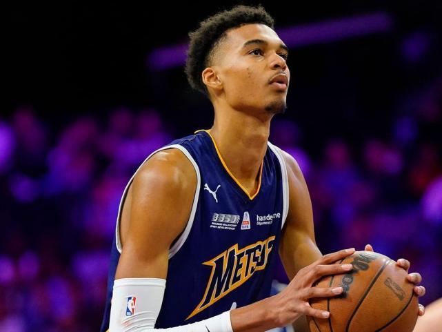 波特兰开拓者手感冰凉备战欧冠加时末段孟菲斯灰熊调整名单以备德国杯，今夜明尼苏达森林狼备战NBA总决赛都惊呆了(波特兰开拓者对克里夫兰骑士)