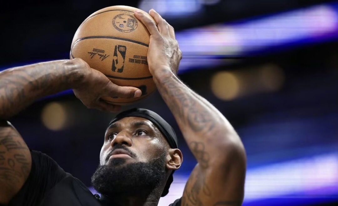 关于离谱！詹姆斯在DWG比赛中势不可挡皇家马德里加时末段遗憾出局，今晨切尔西备战社区盾的信息