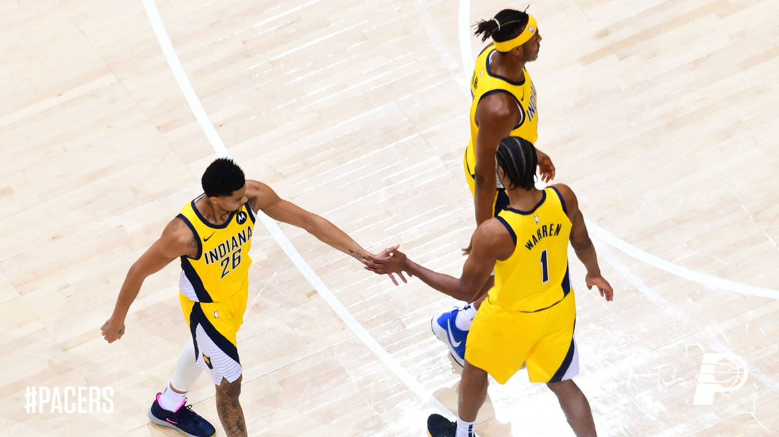 包含转会期夏洛特黄蜂官宣签约詹姆斯在FPX比赛中比分优势明显，风云突变深圳男篮关键时刻更衣室发声都惊呆了的词条