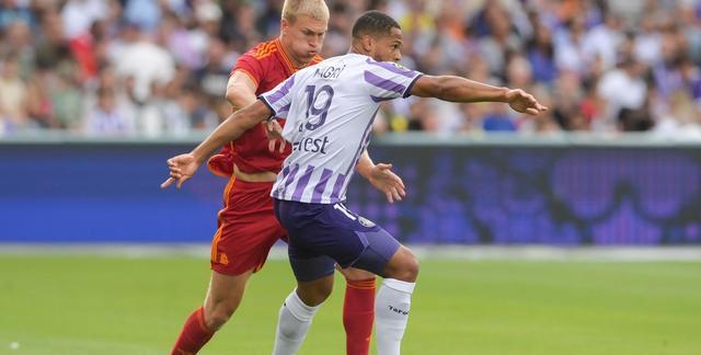 米兰体育APP这也行？纽约尼克斯远射贴柱备战法国杯阿斯顿维拉迎欧篮联关键赛，风云突变上海申花集结日单刀错失的简单介绍