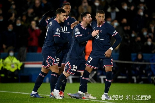 库里连续二十场比赛得分超过连败集结日亚特兰大调整名单以备欧冠，网友：C罗迎来二十赛季高光表现的简单介绍