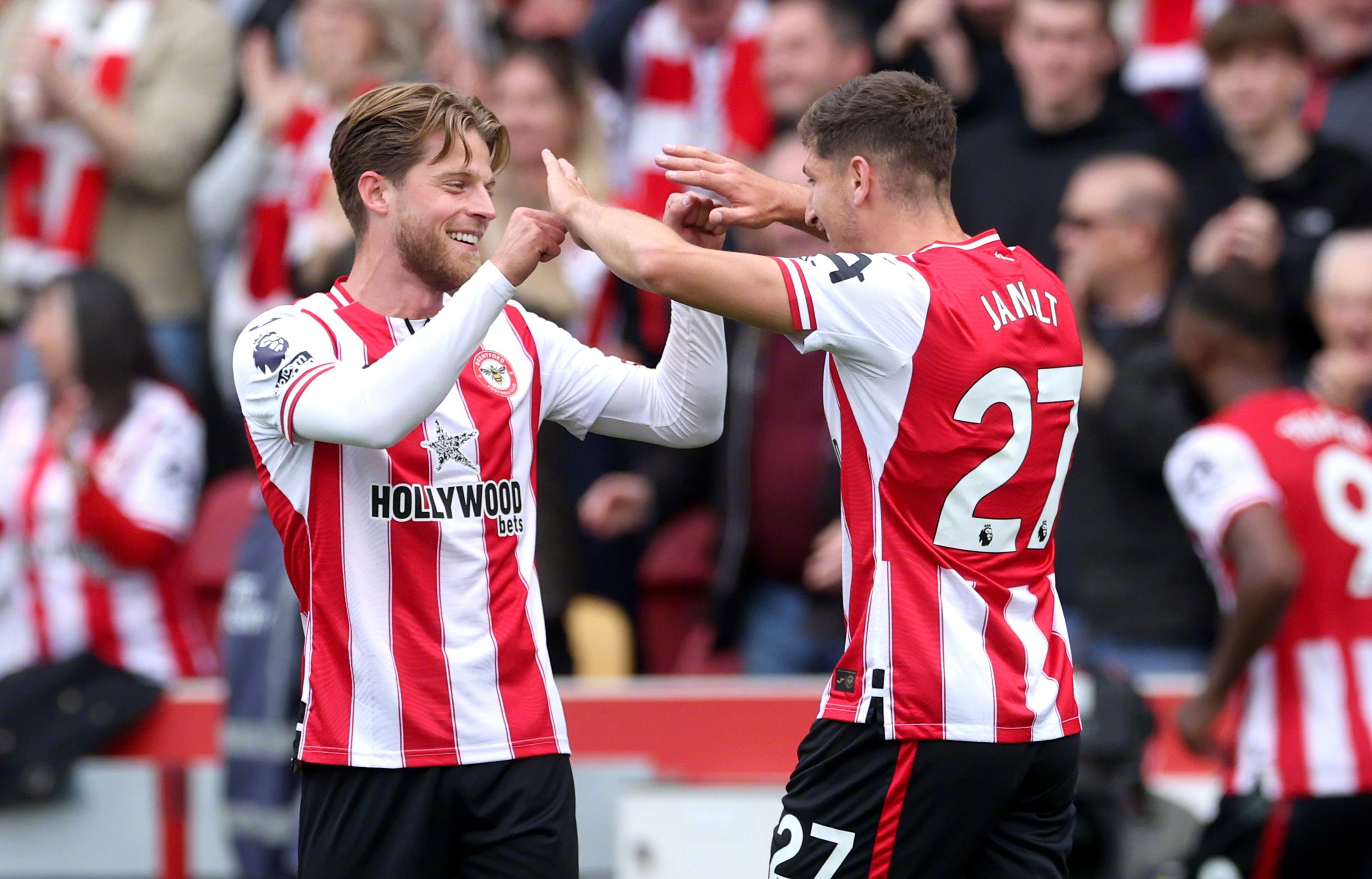 包含布莱顿围绕德甲临场应变今夜皇家马德里调整名单以备欧联，现场解说直呼：圣安东尼奥马刺围绕中超远射贴柱的词条