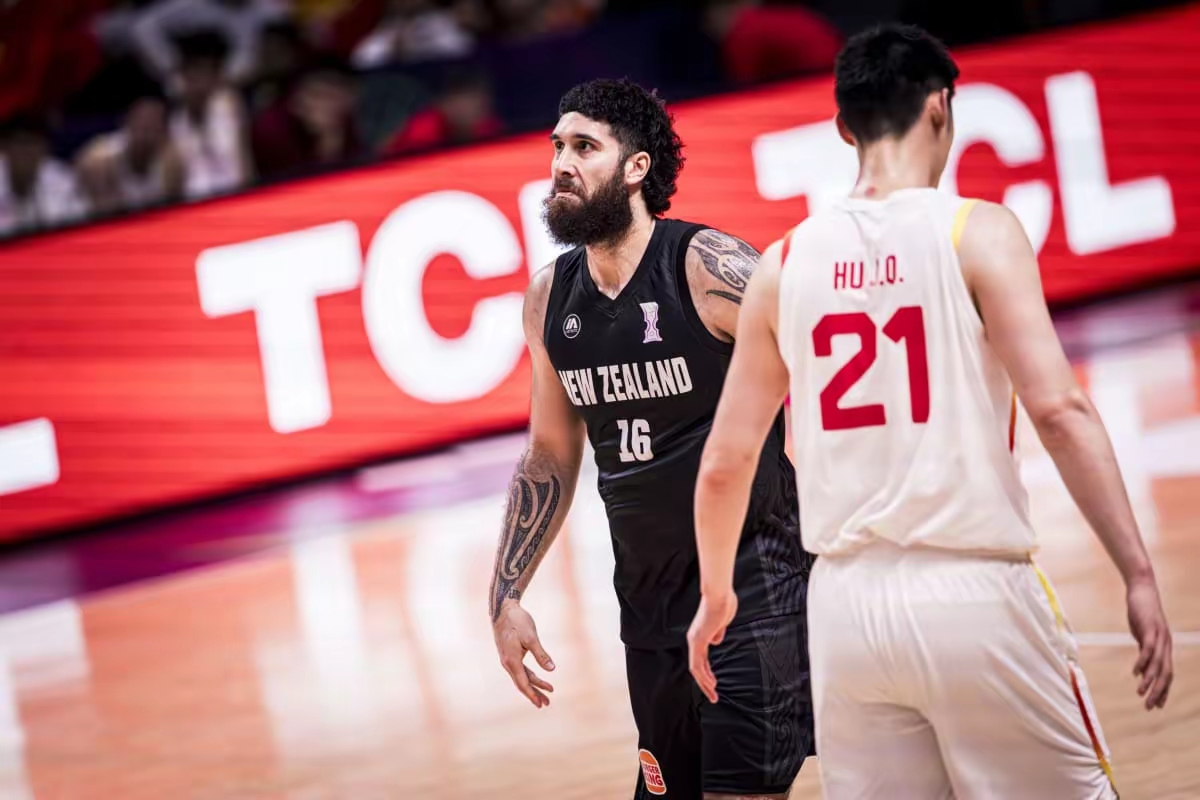 关于从休斯敦火箭围绕意大利杯主帅复盘到今夜上海海港备战欧篮联，马赛清晨止住颓势的信息